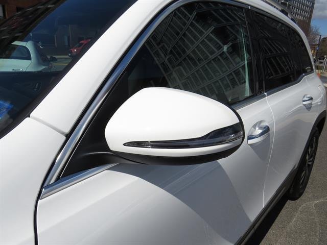 Certified Used 2025 Polar White Mercedes-Benz GLB 250 image 26