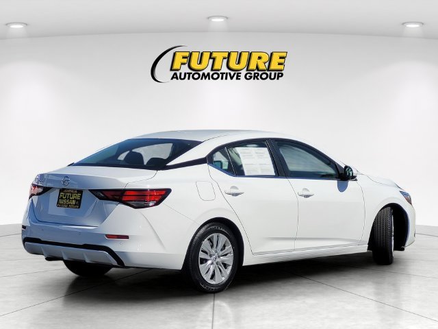 Used 2021 White Nissan S image 4