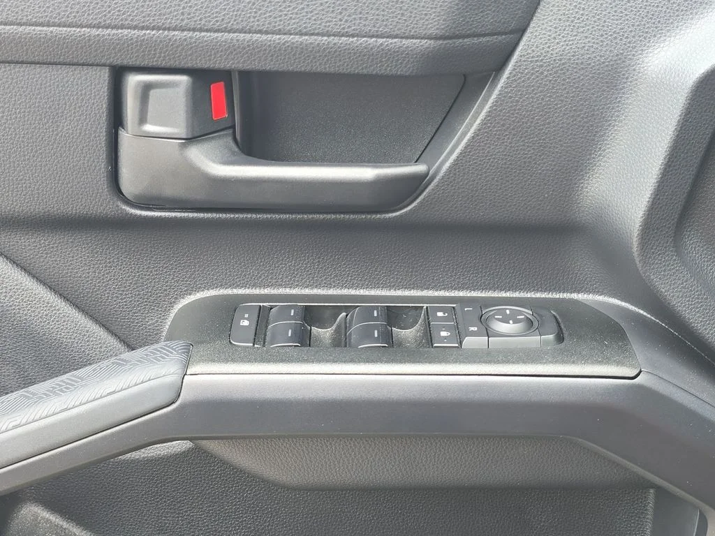 Used 2025  Toyota SR5 image 19