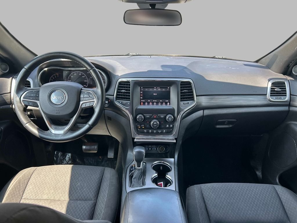 Used 2020 White Jeep Laredo E image 18