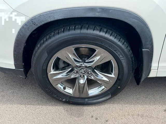Used 2019 White Toyota Limited Platinum image 16