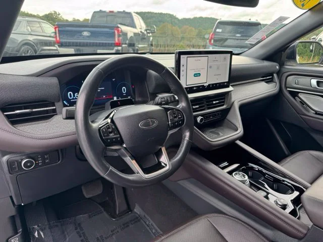 Used 2025 White Ford Platinum image 25