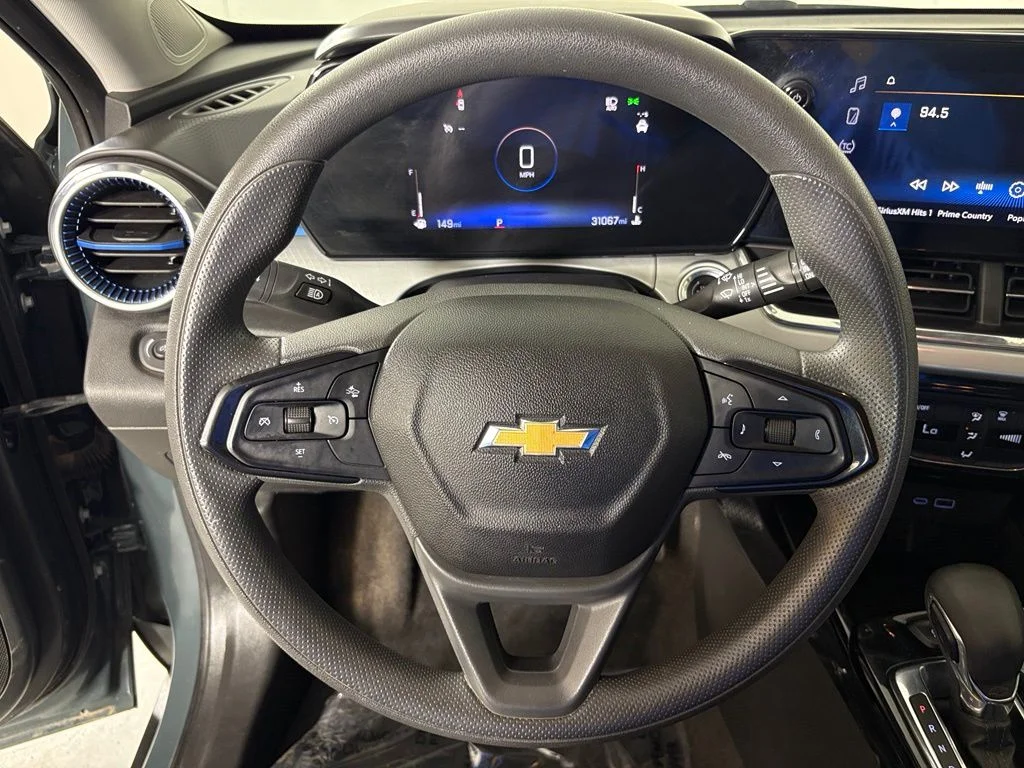 Used 2025 Gray Chevrolet LT image 18