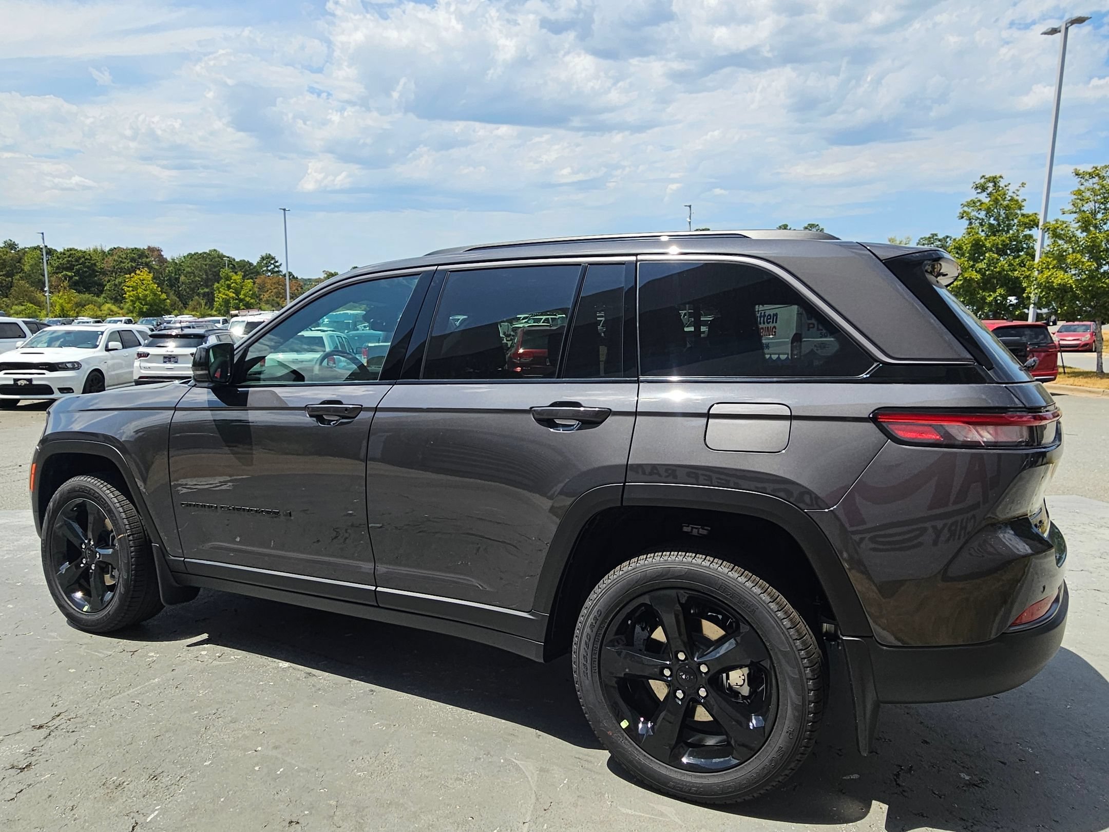 New 2026 Baltic Gray Metallic Clearcoat Jeep Limited image 5