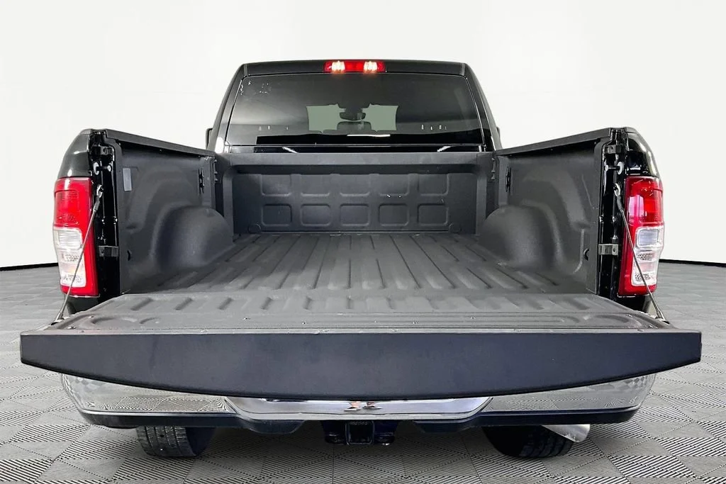 Certified Used 2024 Black Ram Big Horn image 7
