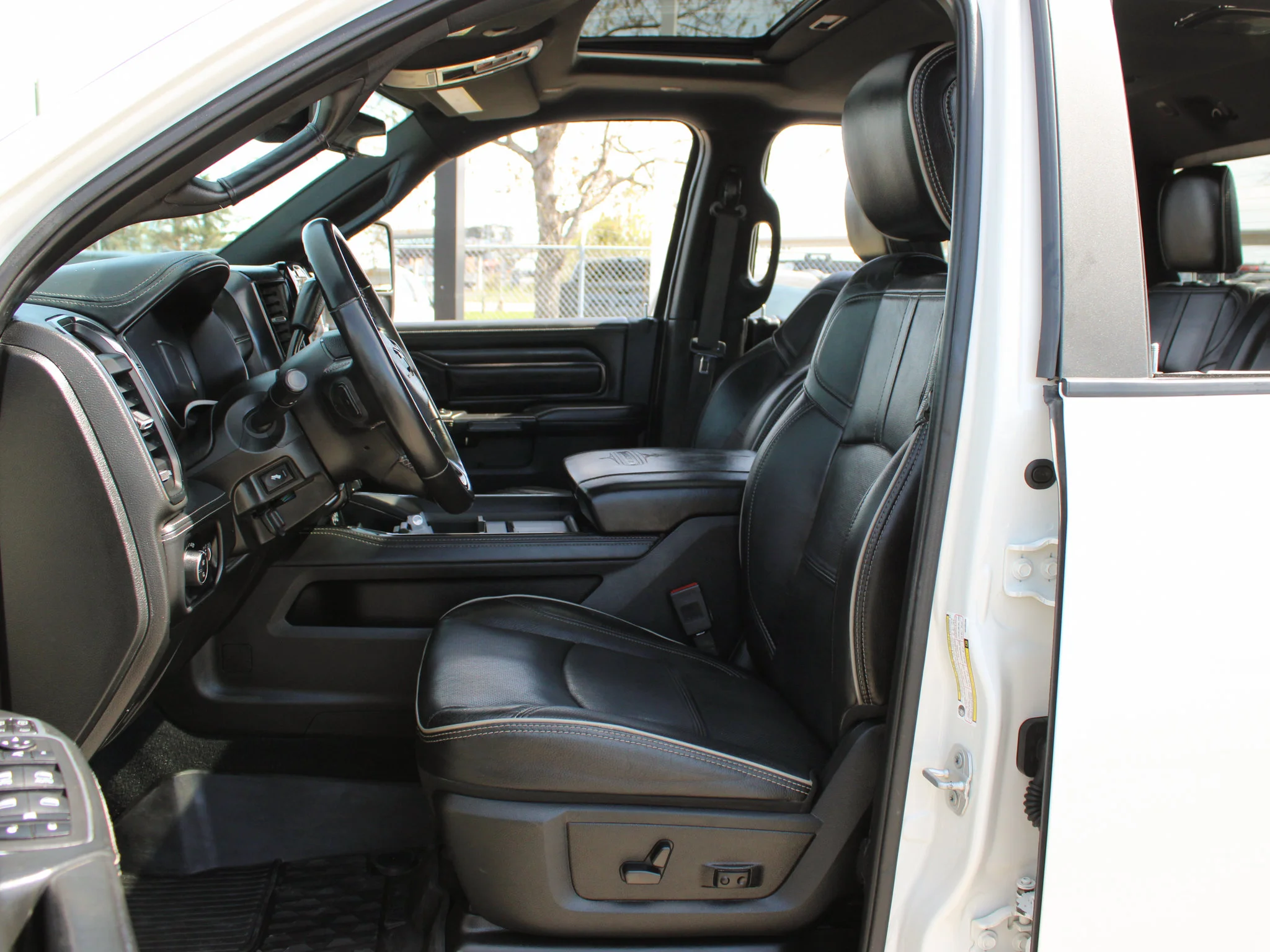 Certified Used 2024 White RAM Limited * Cummins Diesel | Night Edition | 5th Wheel & Gooseneck | Apple CarPlay | Adaptive Cruise image 3
