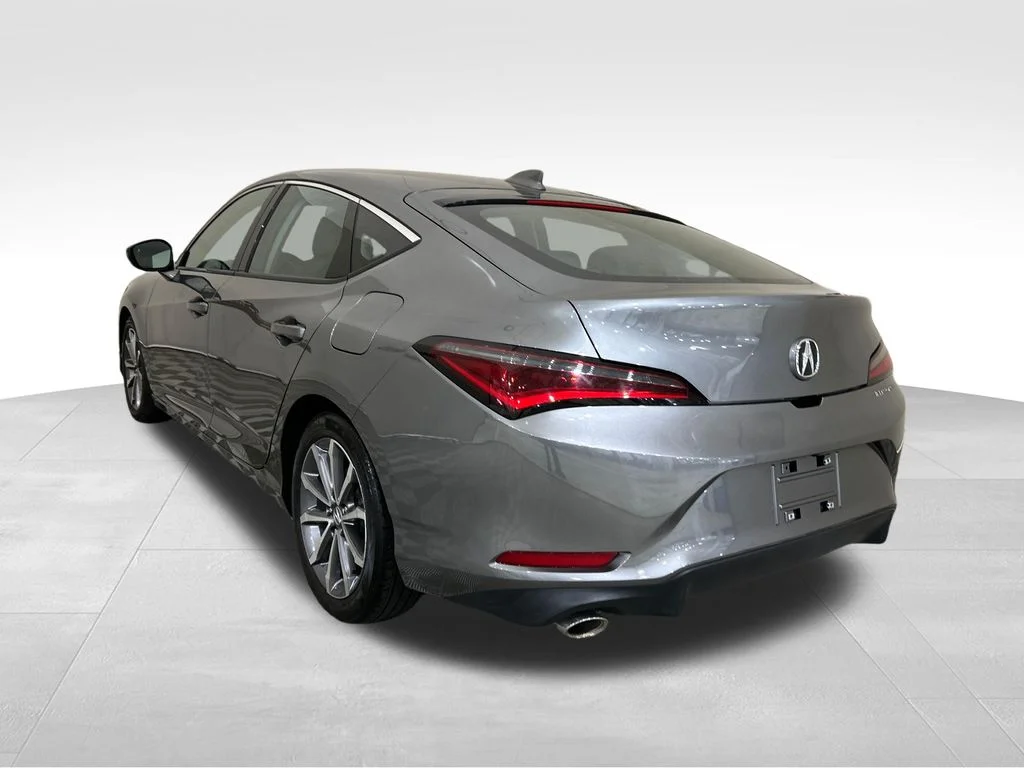 Certified Used 2023  Acura Base image 3