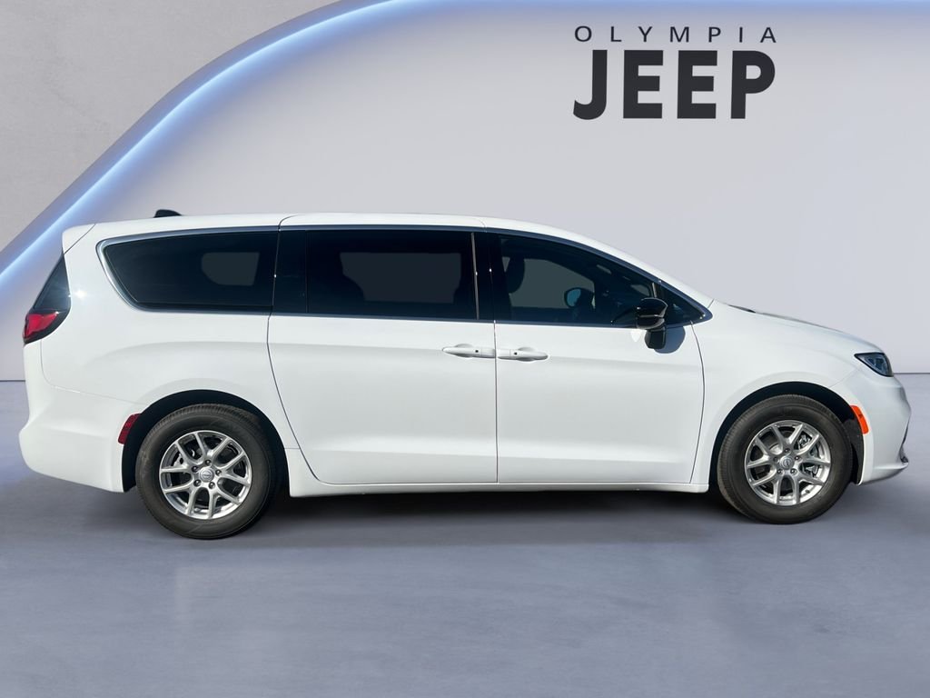2026 Chrysler Pacifica Select - Photo 6