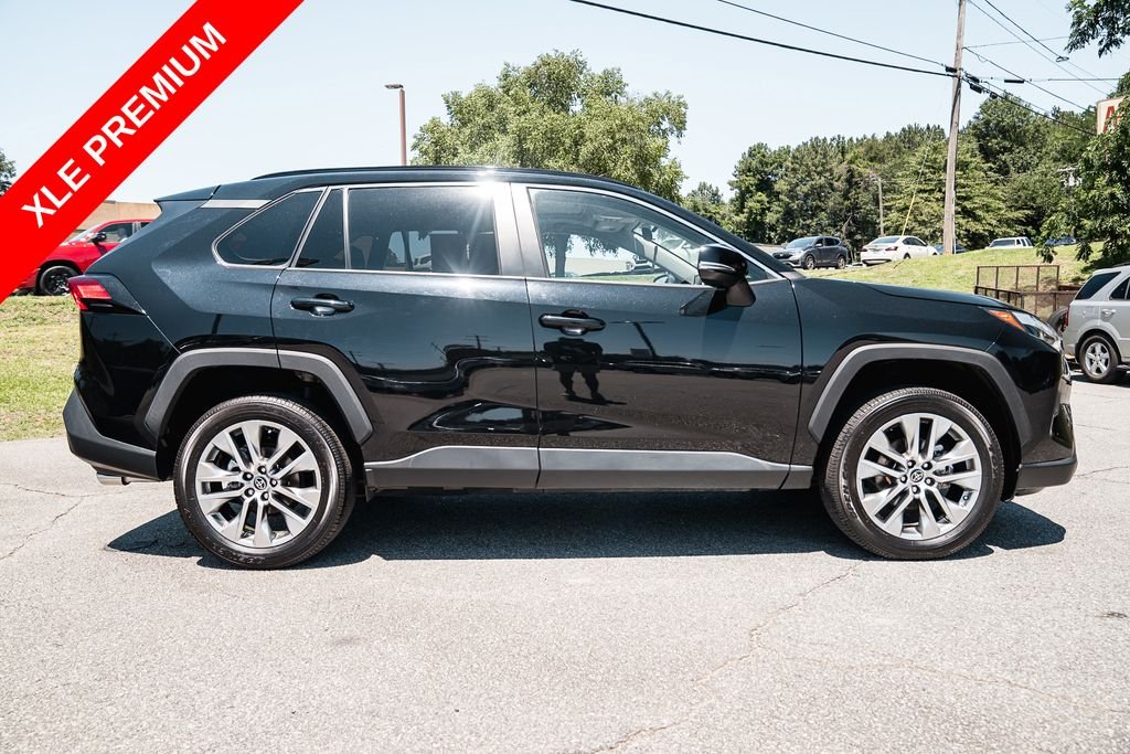 Used 2023 Midnight Black Metallic Toyota XLE Premium image 9