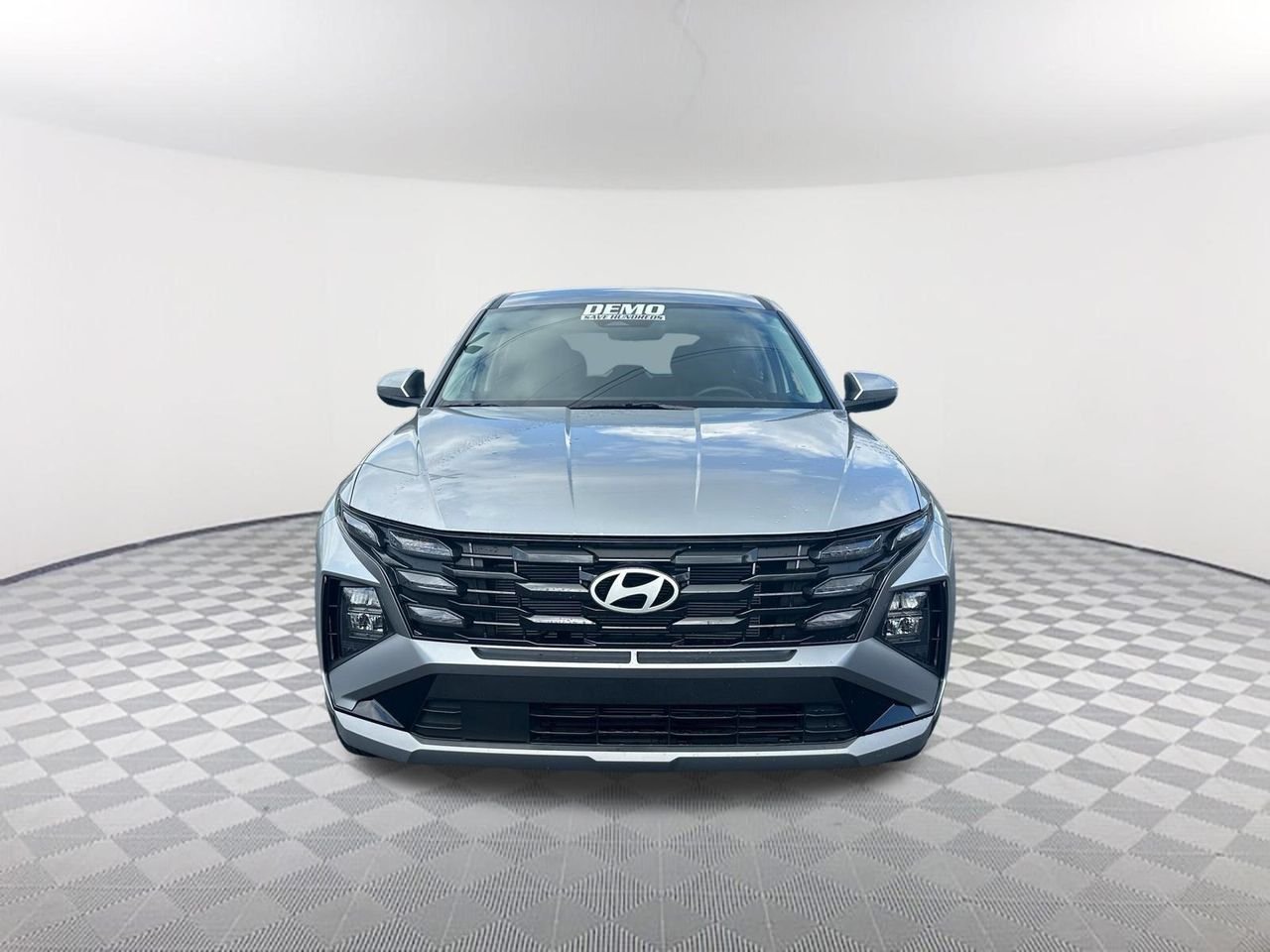 New 2026 Shimmering Silver Hyundai SE image 2