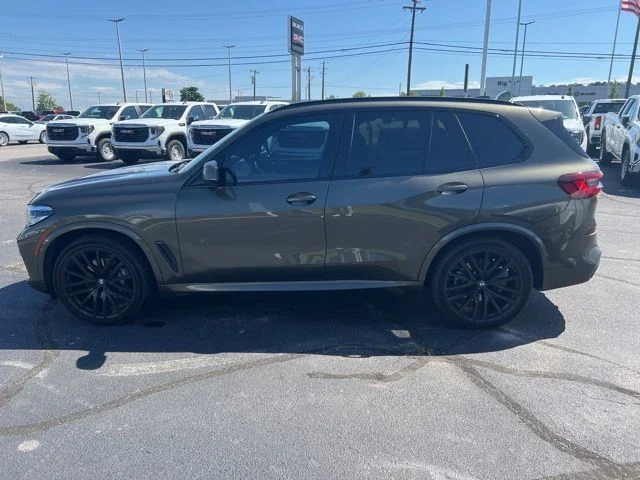 Used 2023 Green BMW xDrive40i image 8