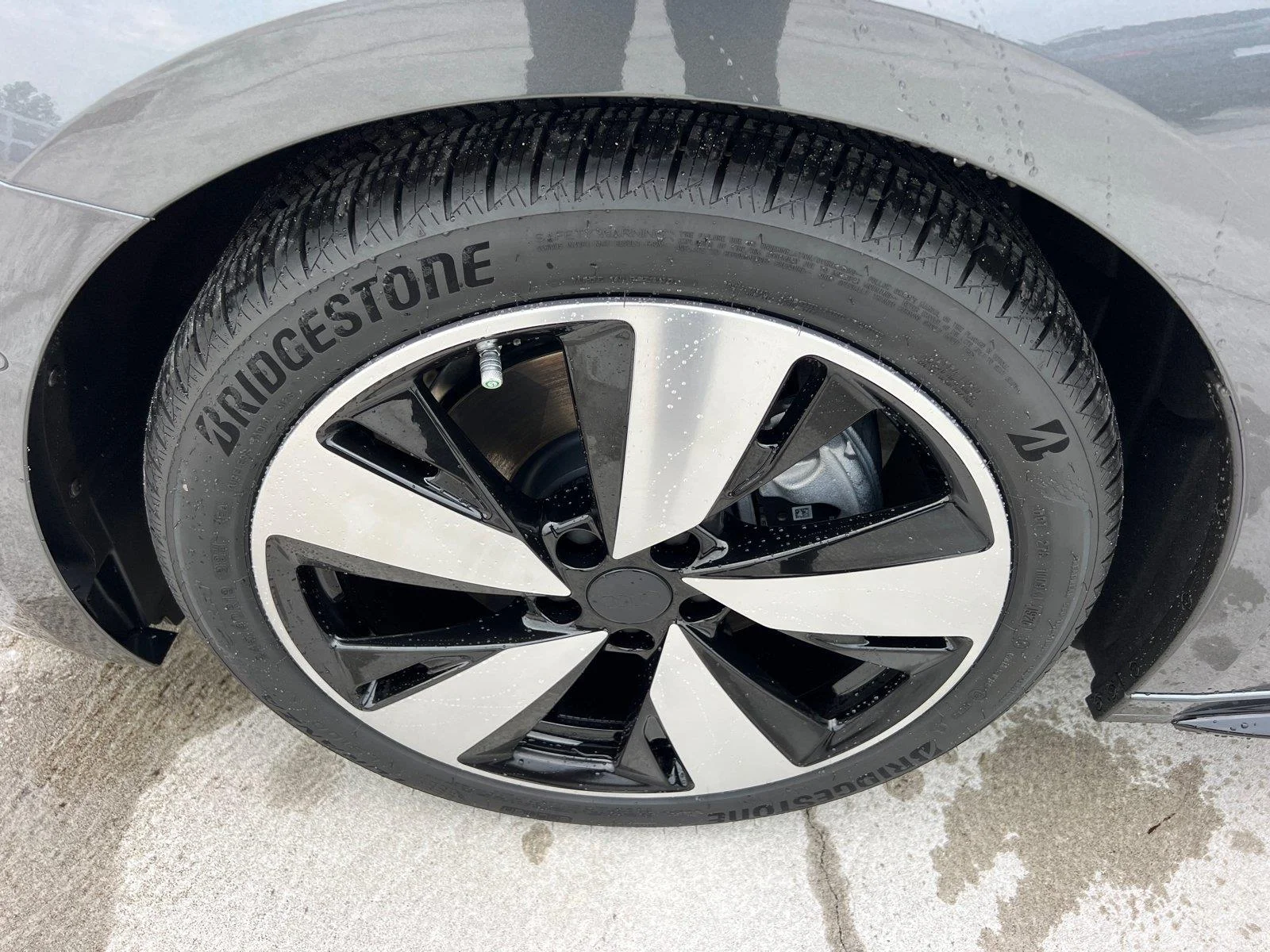 New 2026 Daytona Gray Metallic Audi Premium image 11