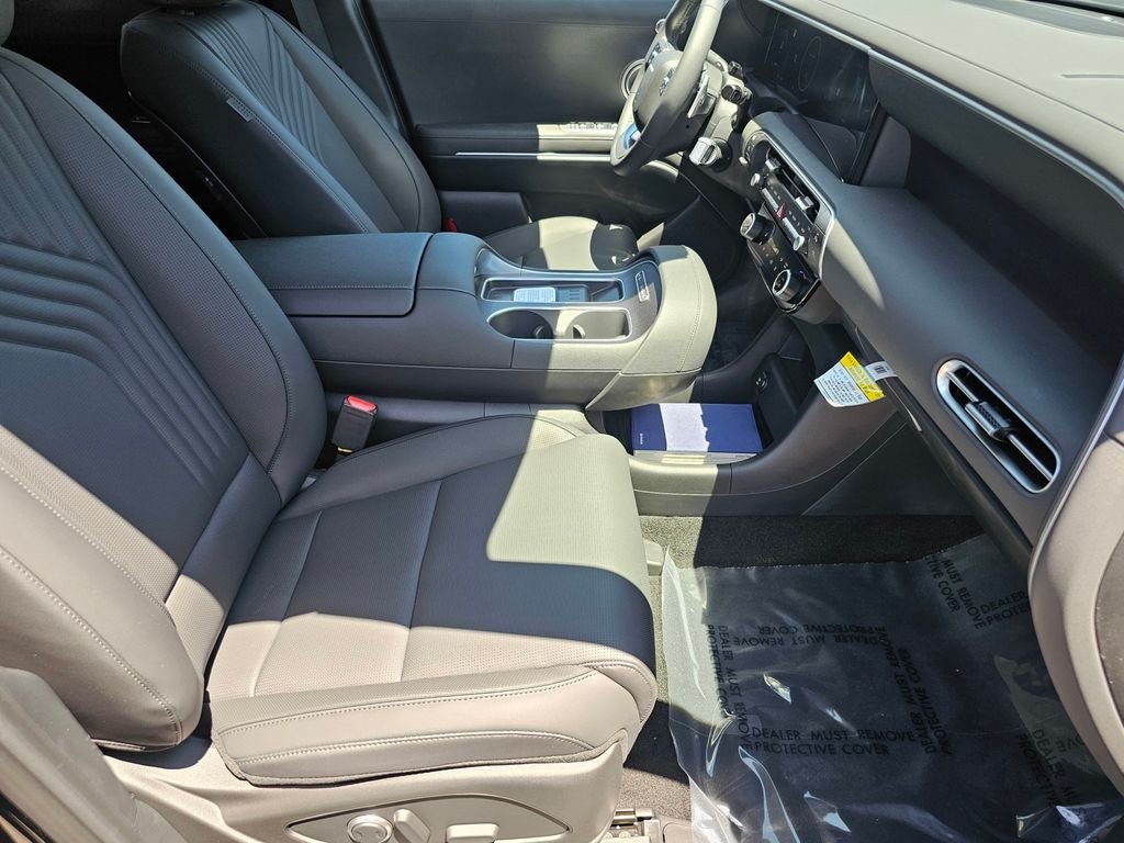 New 2026 Black Hyundai SEL Premium image 13