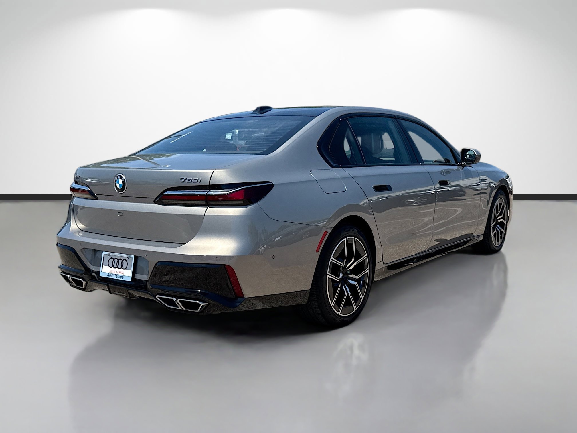 Used 2023 Oxide Grey Metallic BMW 760i xDrive image 3