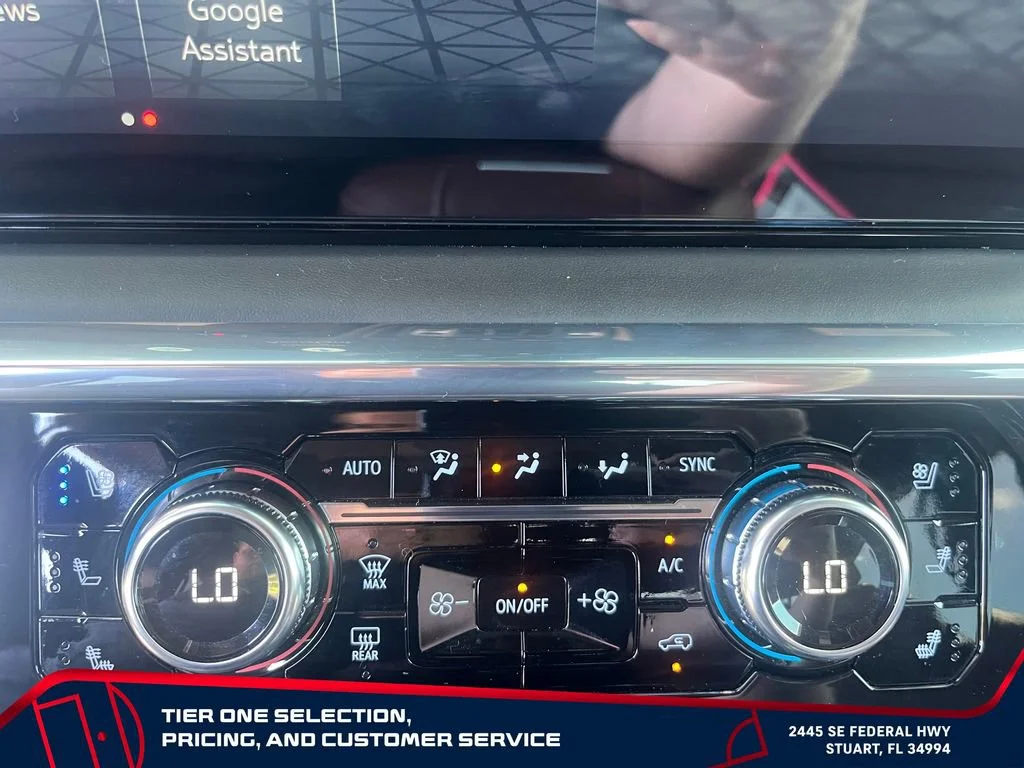 Used 2024 White Frost Tricoat GMC Denali Ultimate image 23
