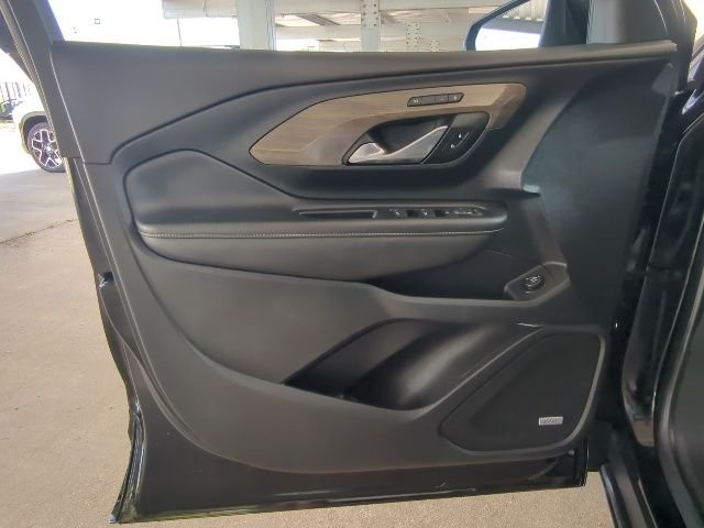 Used 2022 Ebony Twilight Metallic GMC Denali image 16