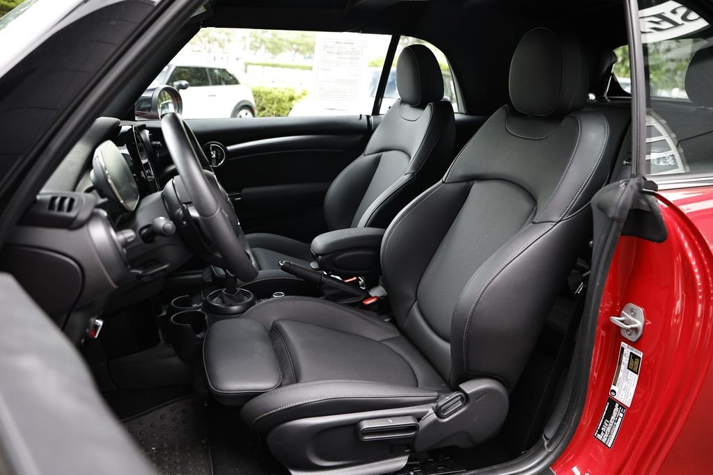 Used 2024 Chili Red MINI Signature image 20