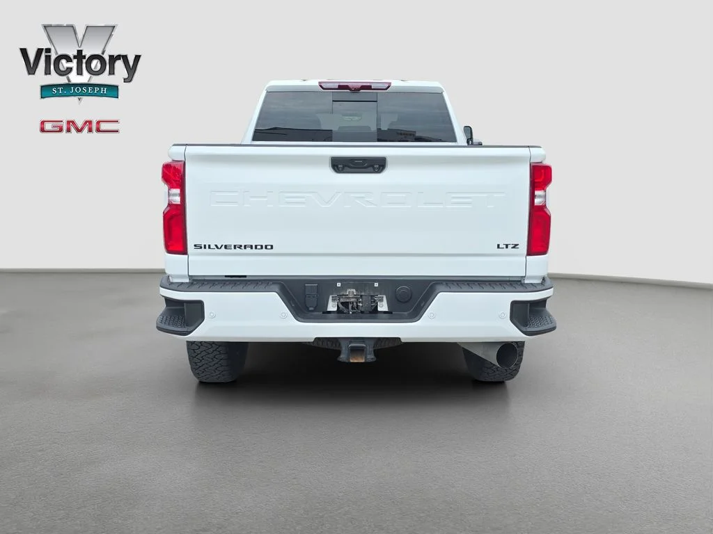 Used 2022 White Chevrolet LTZ image 16