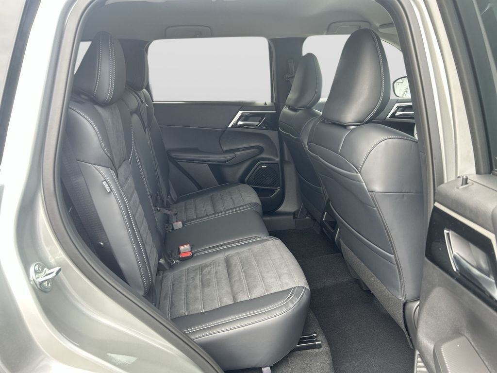 2026 Mitsubishi Outlander SE - Photo 17