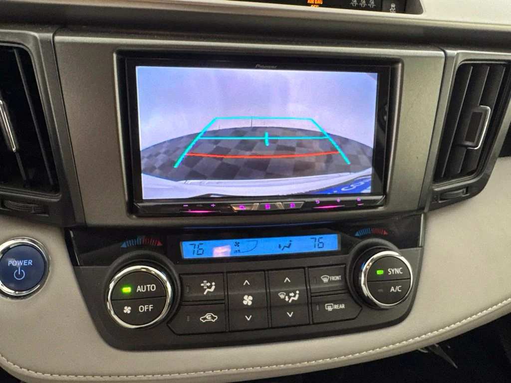 Used 2018 White Toyota LE image 42
