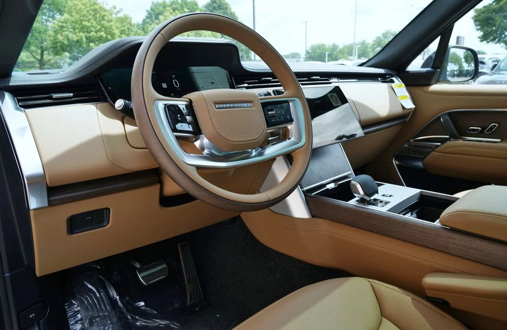 New 2026 British Racing Green Land Rover SE image 14