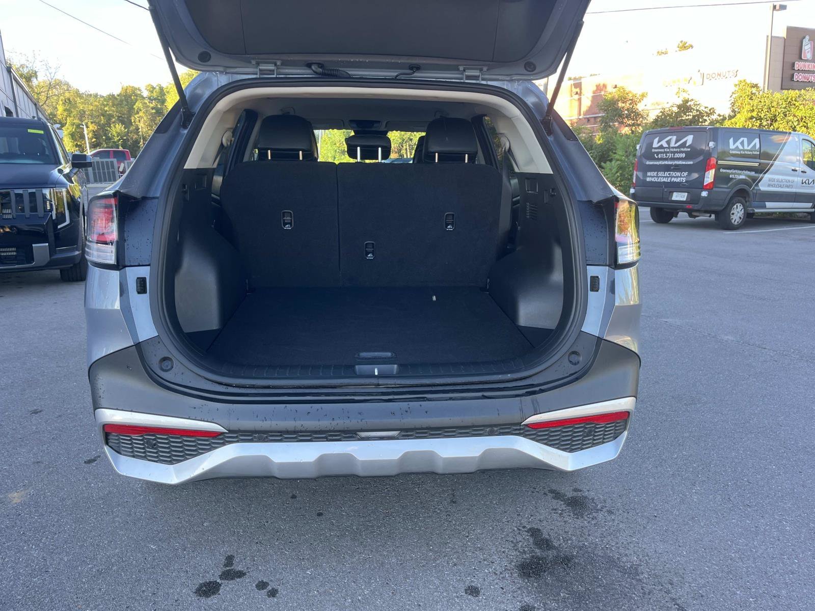 Used 2024 Everlasting Silver Kia EX image 12