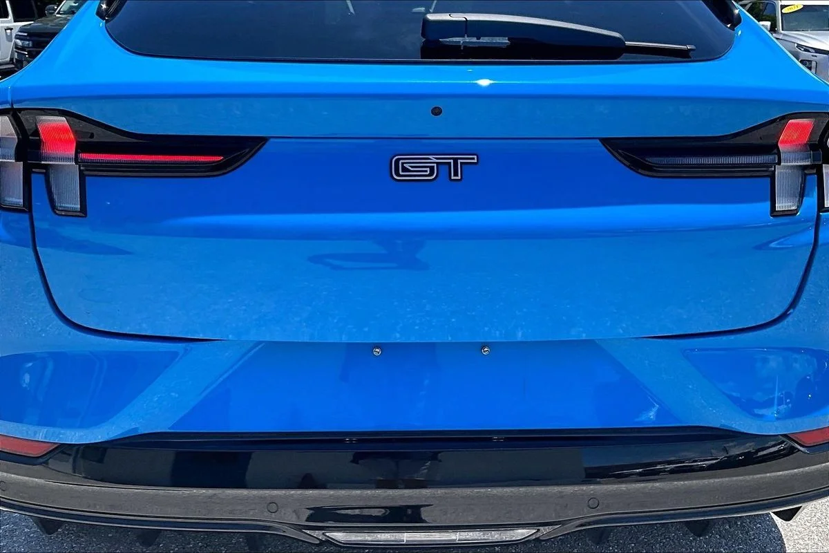 Used 2023  Ford GT image 24