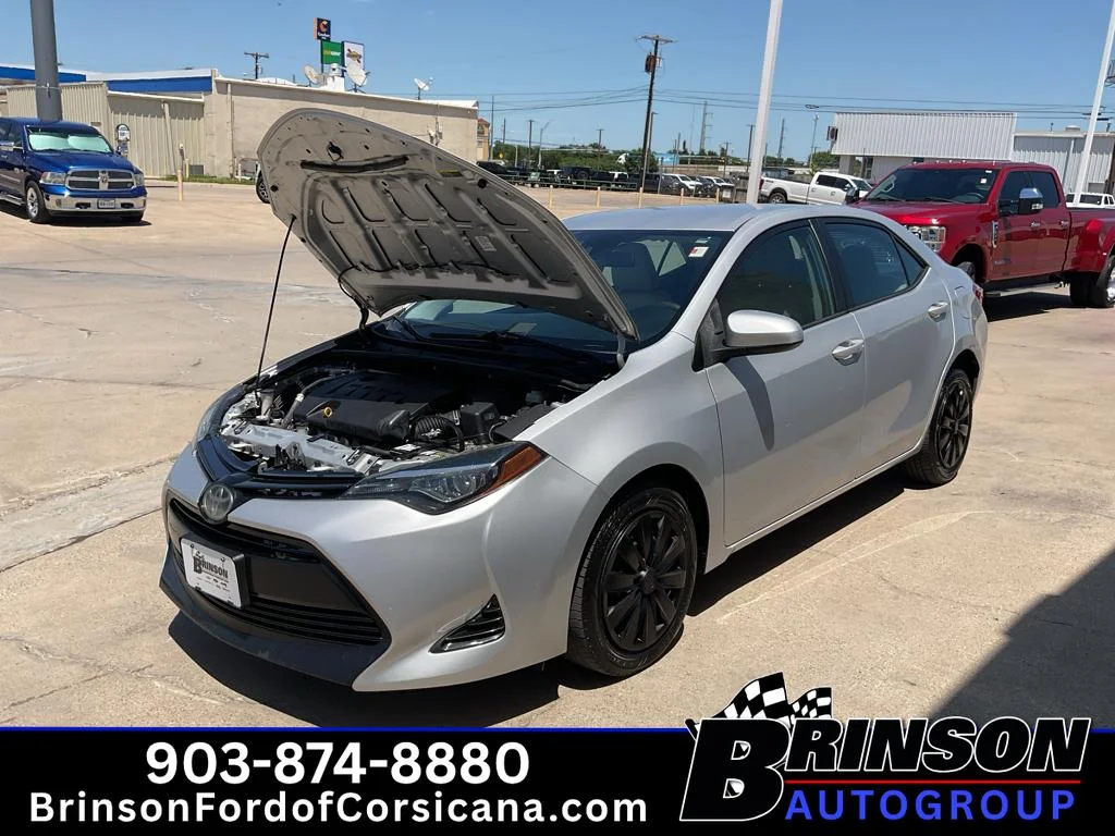 Used 2018 Classic Silver Metallic Toyota LE image 12