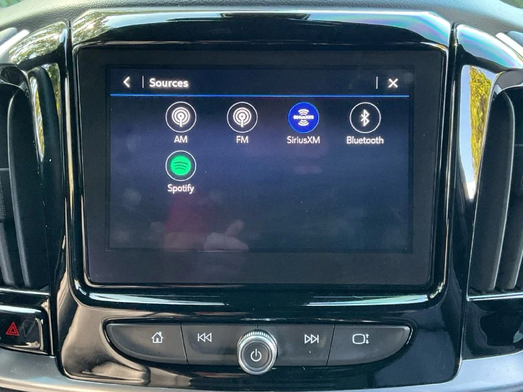 Used 2022 Beige Chevrolet Premier image 21