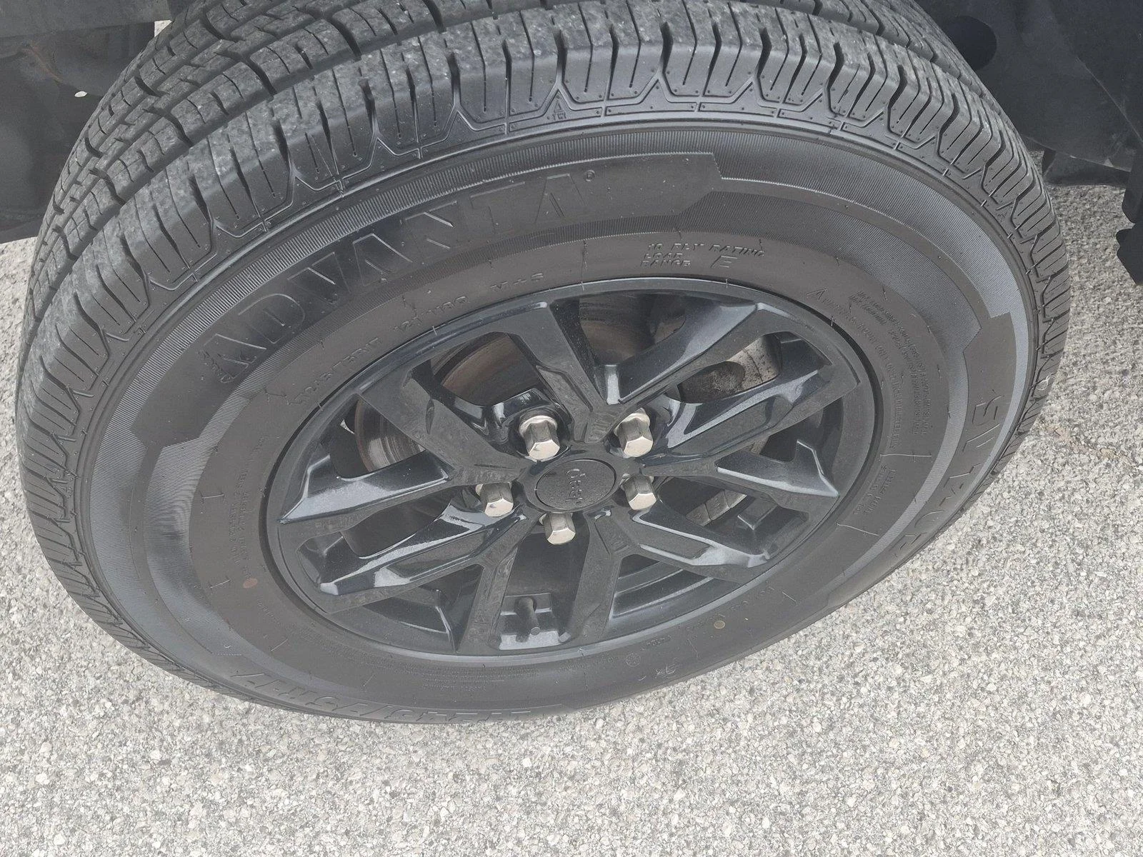 Used 2023 Granite Crystal Metallic Clearcoat Jeep Freedom image 10