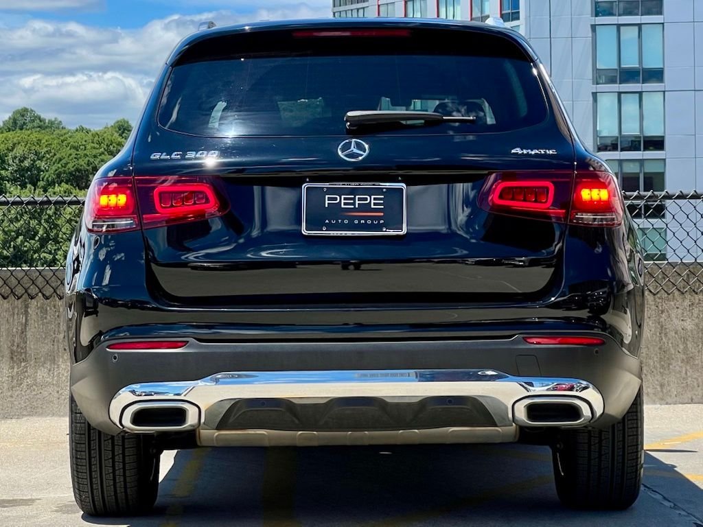 Certified Used 2022  Mercedes-Benz GLC 300 image 6