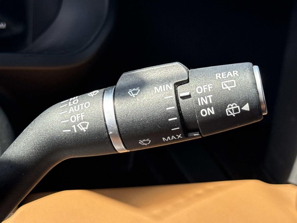 Used 2024 Gray Land Rover X image 9
