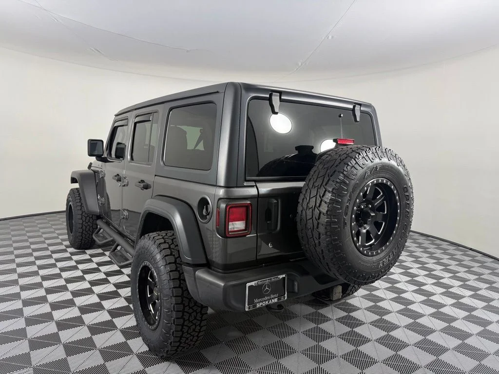 Used 2018 Gray Jeep Unlimited Sport S image 5
