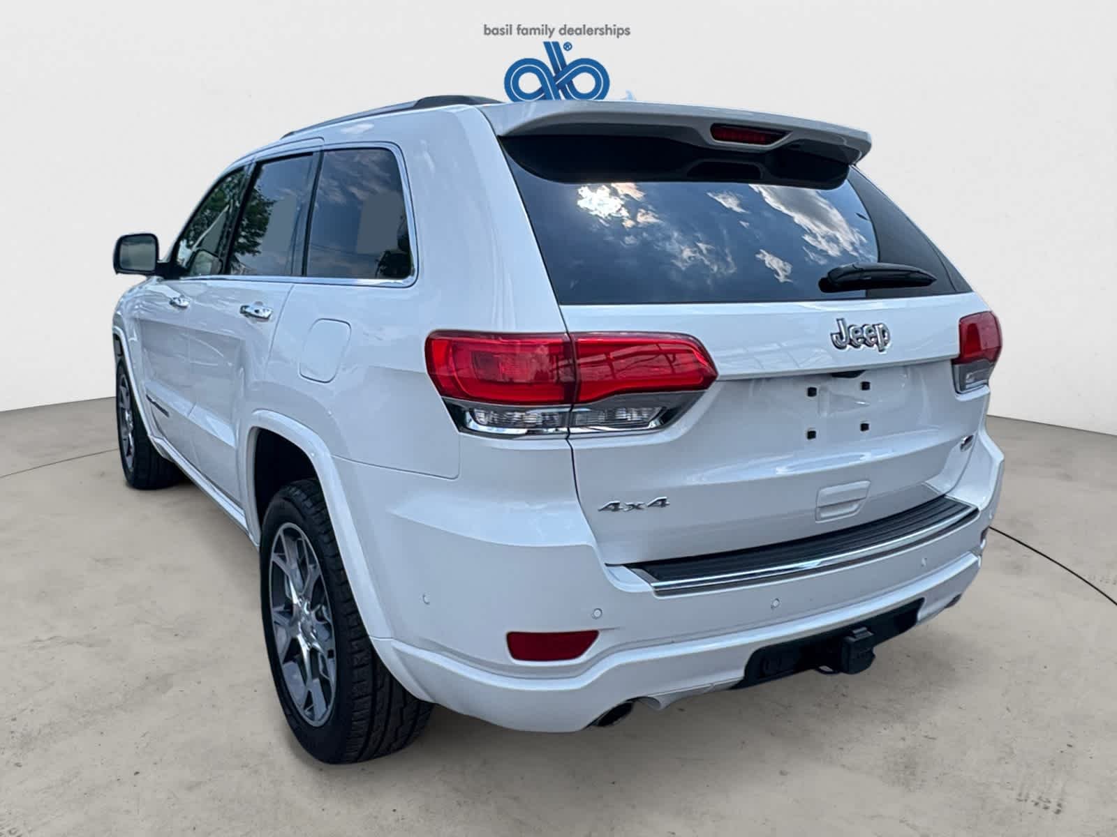 Used 2021 Ivory 3-Coat Jeep Overland image 5