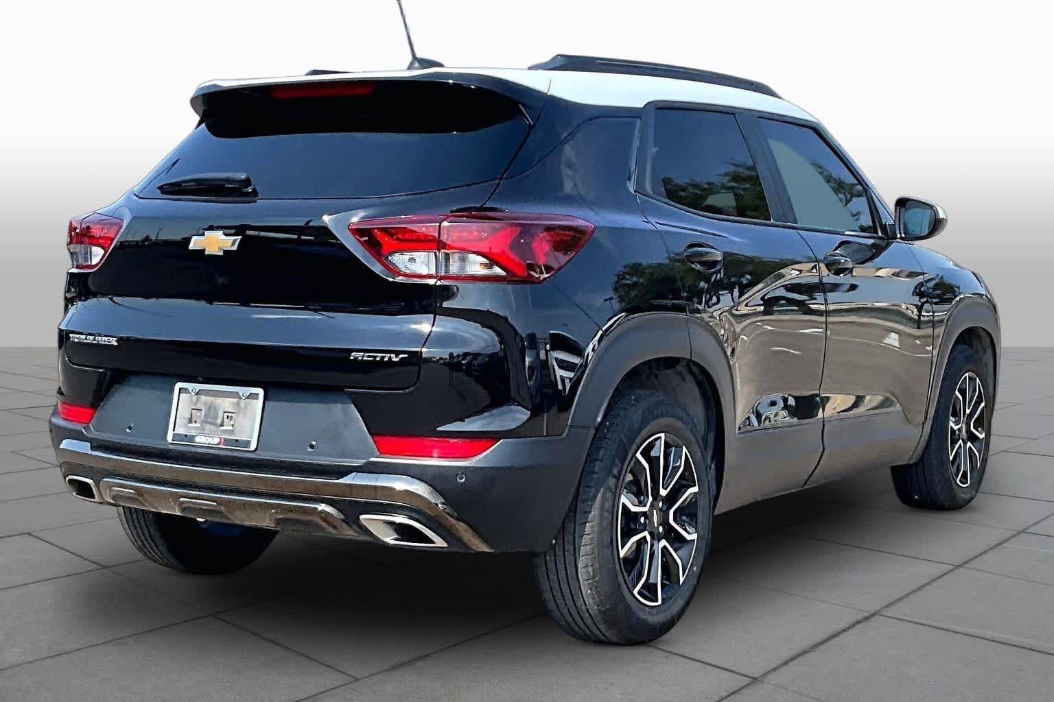 Used 2023 Mosaic Black Metallic Chevrolet ACTIV image 13