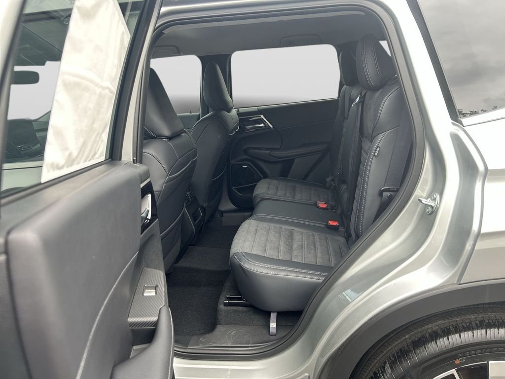 2026 Mitsubishi Outlander SE - Photo 16
