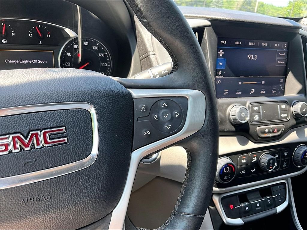 Used 2023 White GMC SLT image 19