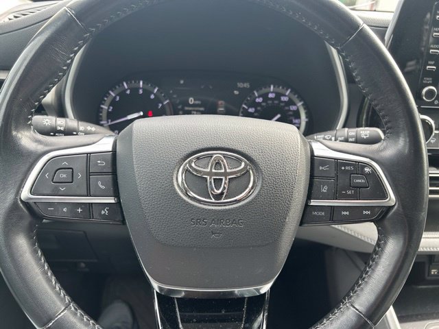 Used 2020 Gray Toyota XLE image 13
