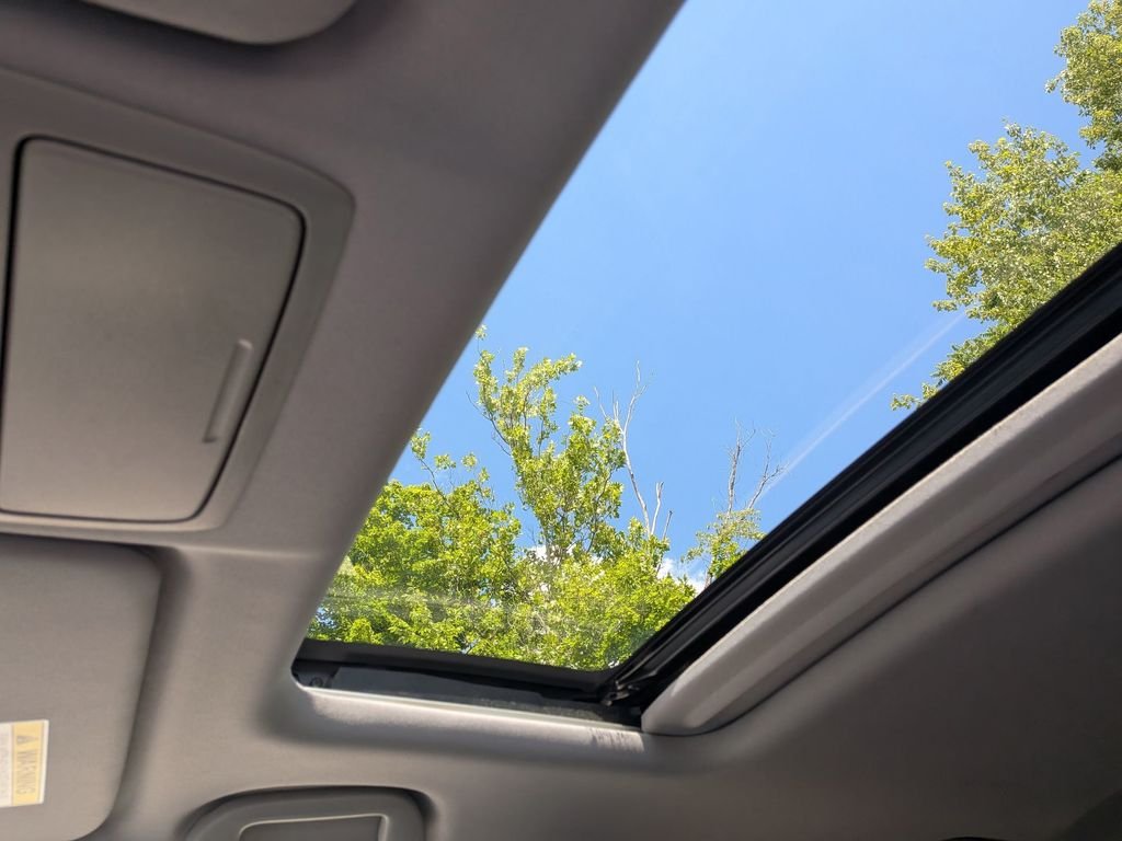 Used 2021  Honda EX-L image 25