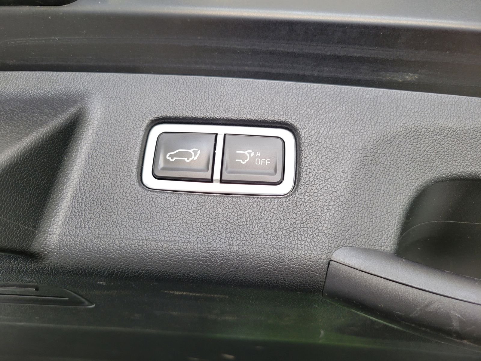 Used 2024 Black Kia X-Pro SX Prestige image 7