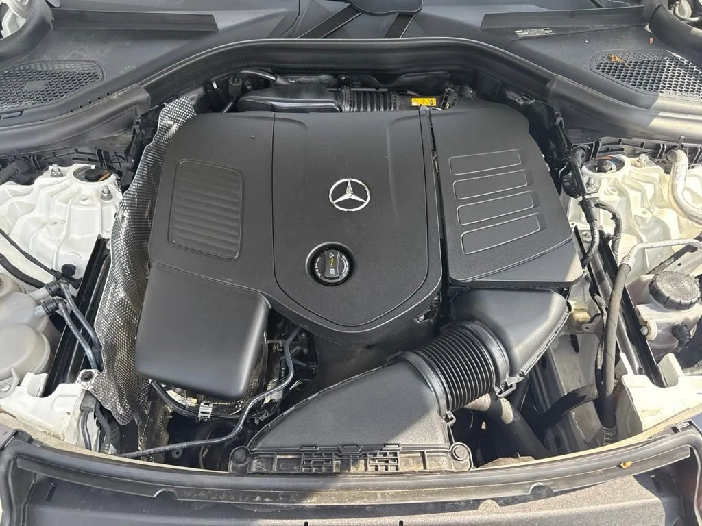 Used 2023 White Mercedes-Benz GLC 300 image 37
