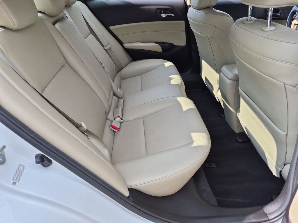 Used 2016 White Acura 2.4L image 18