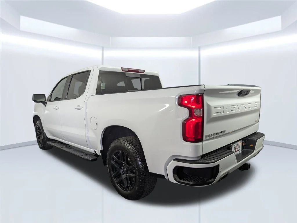 Used 2024 White Chevrolet RST image 17