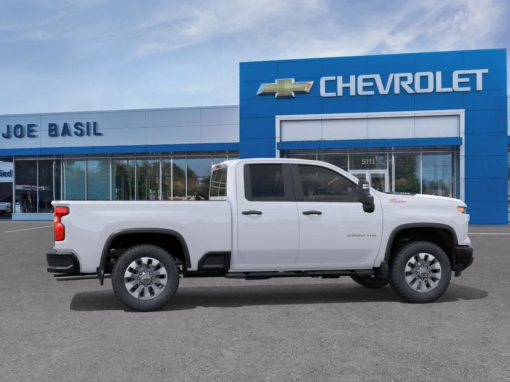 New 2026 Summit White Chevrolet Custom image 5