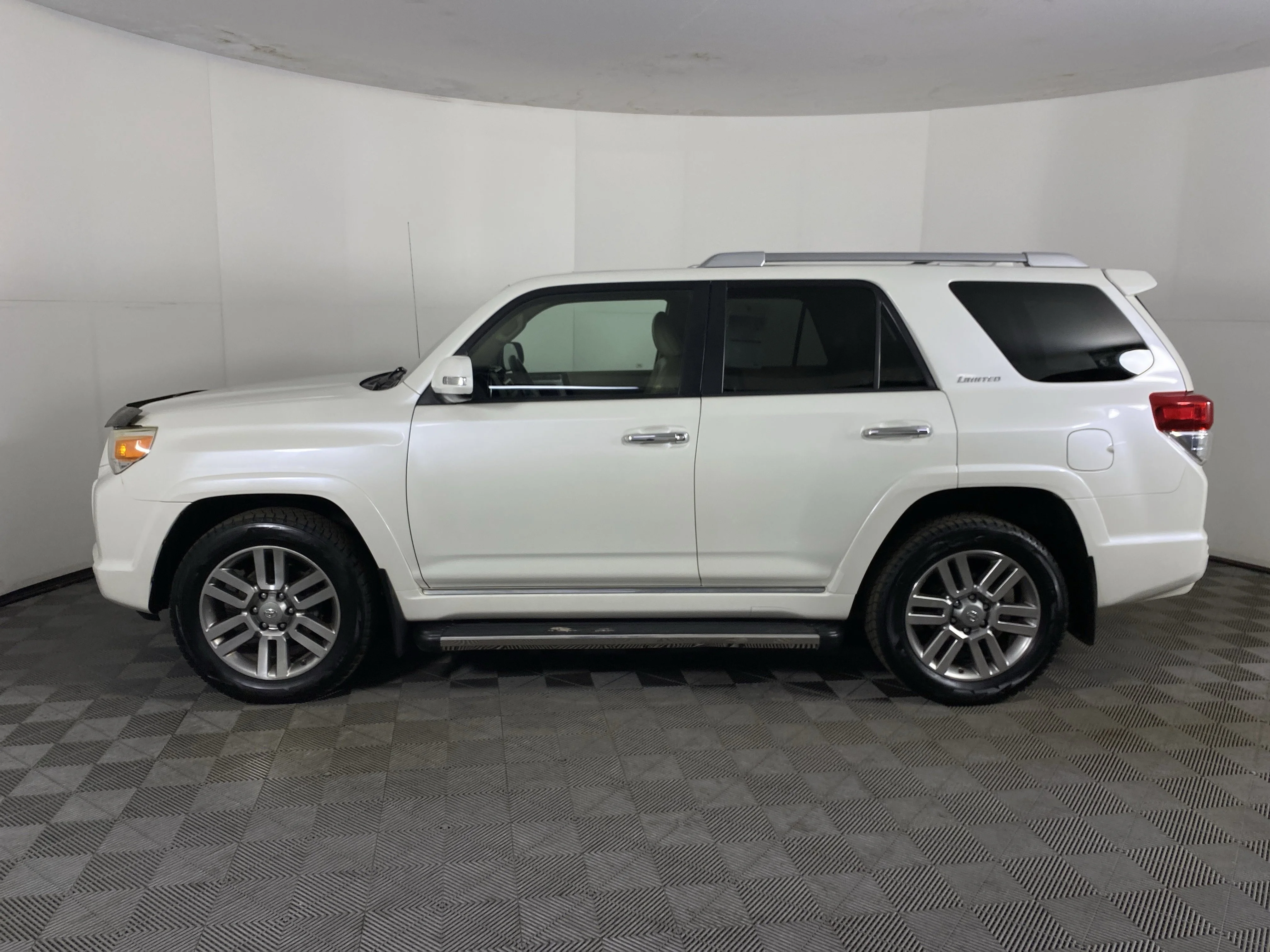 Used 2011 Blizzard Pearl Toyota Limited image 11