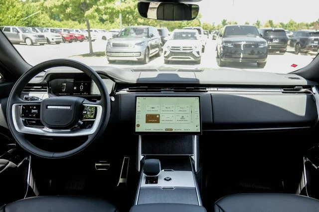 New 2026  Land Rover SE image 18