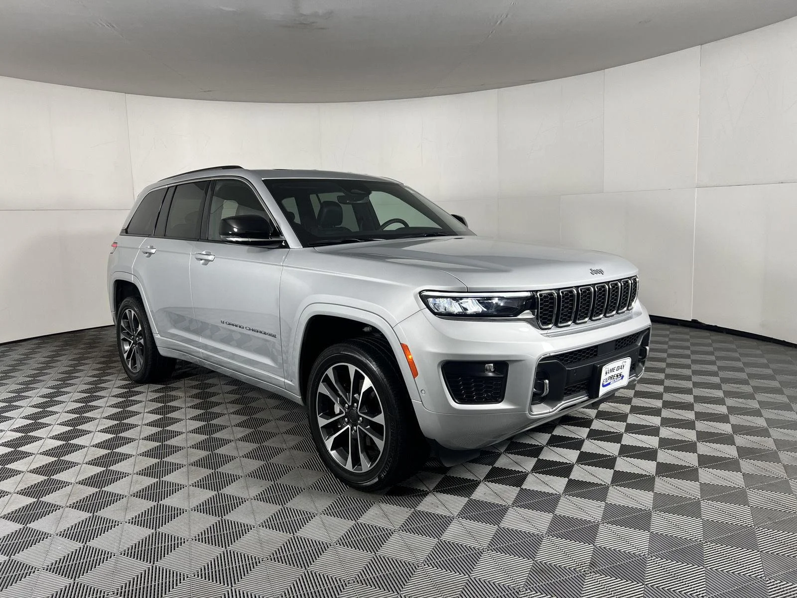 Used 2022 Silver Zynith Jeep Overland image 31