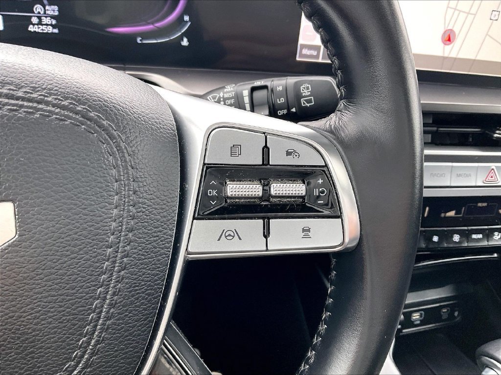 Used 2023 Glacial White Pearl Kia S image 24