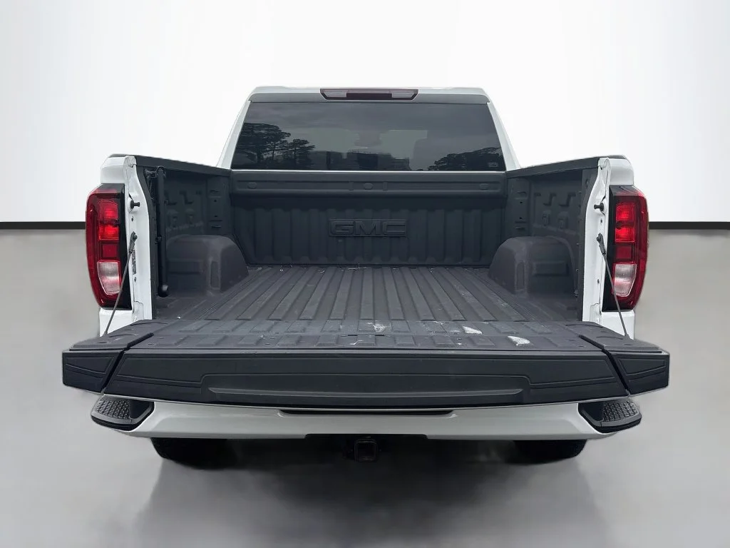 Used 2025 Summit White GMC Elevation image 9