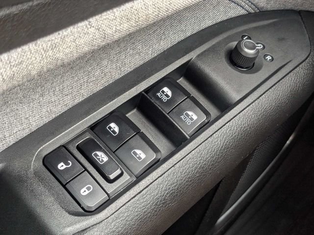 Used 2024 White Jeep Latitude image 25